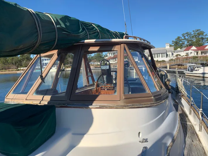 Legacy Yacht Photos Pics 