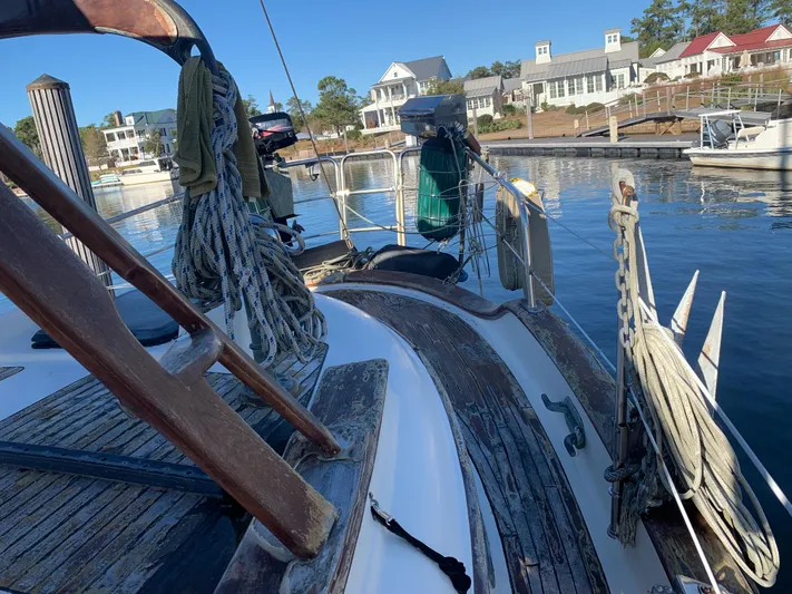 Legacy Yacht Photos Pics 