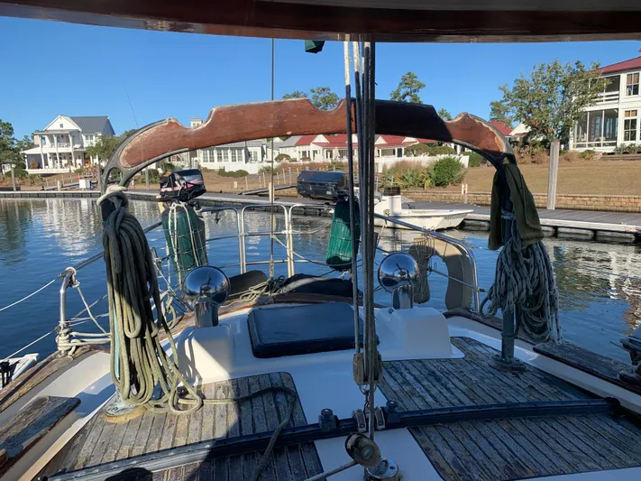 Legacy Yacht Photos Pics 