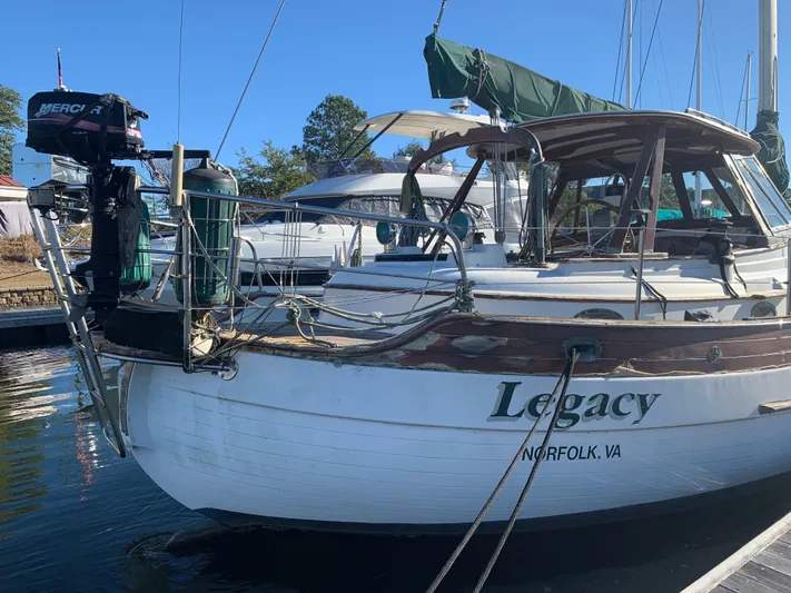 Legacy Yacht Photos Pics 