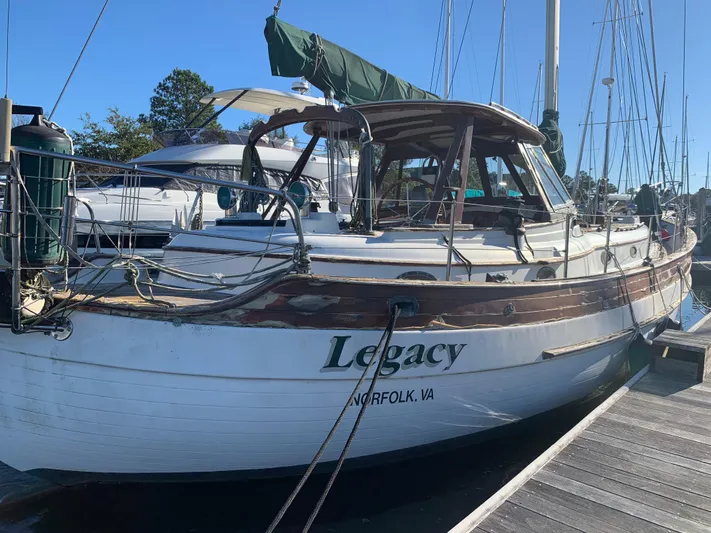Legacy Yacht Photos Pics 