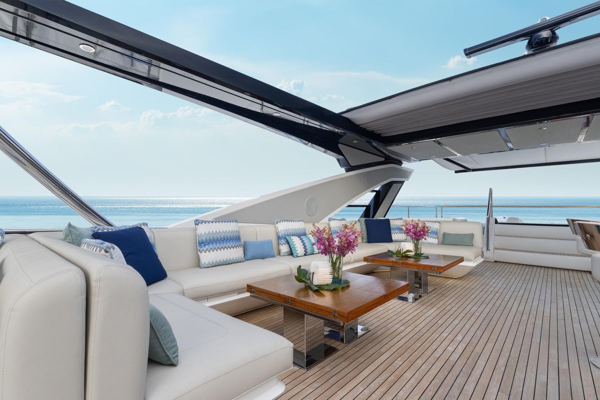 2023 Sunseeker 90 