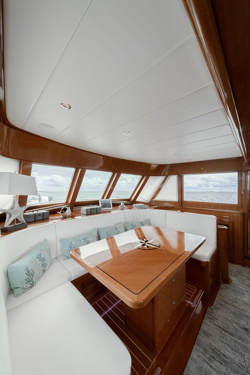 2013 Hampton 68 