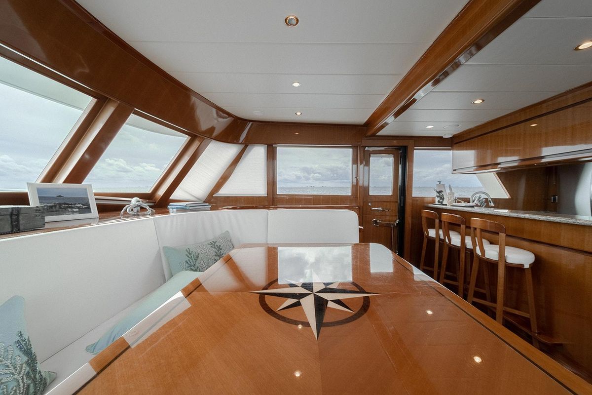 2013 Hampton 68 