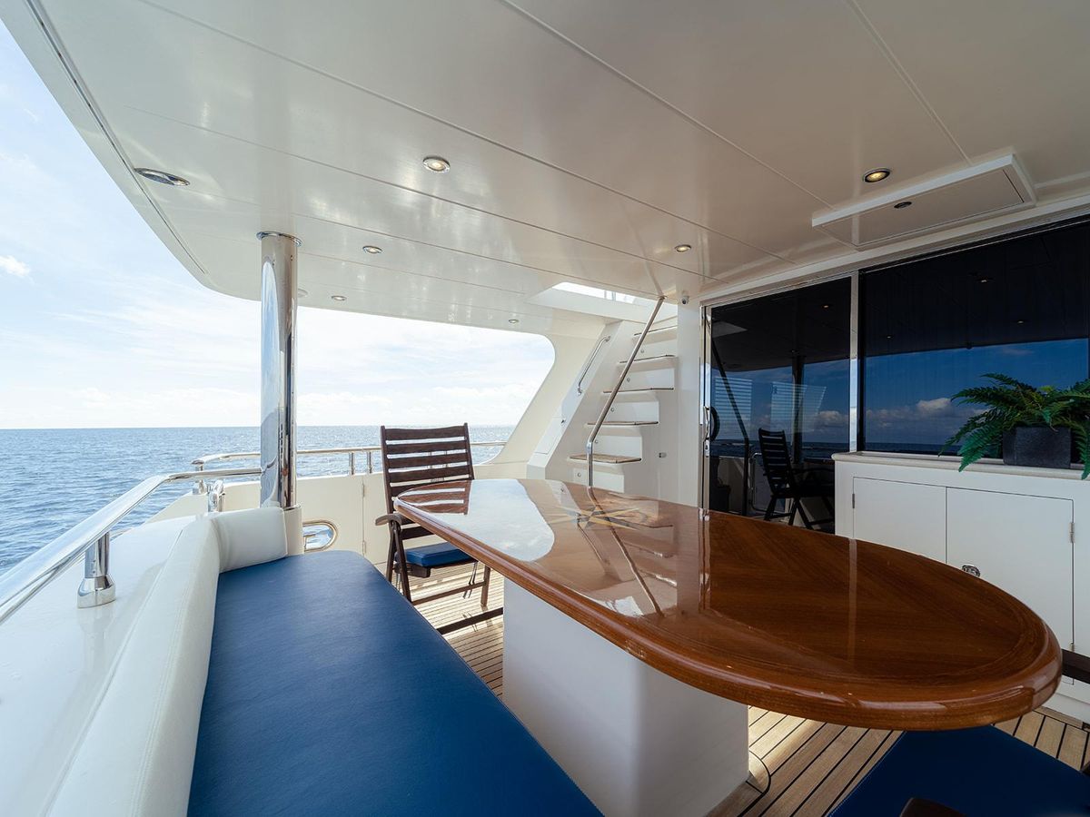 2013 Hampton 68 