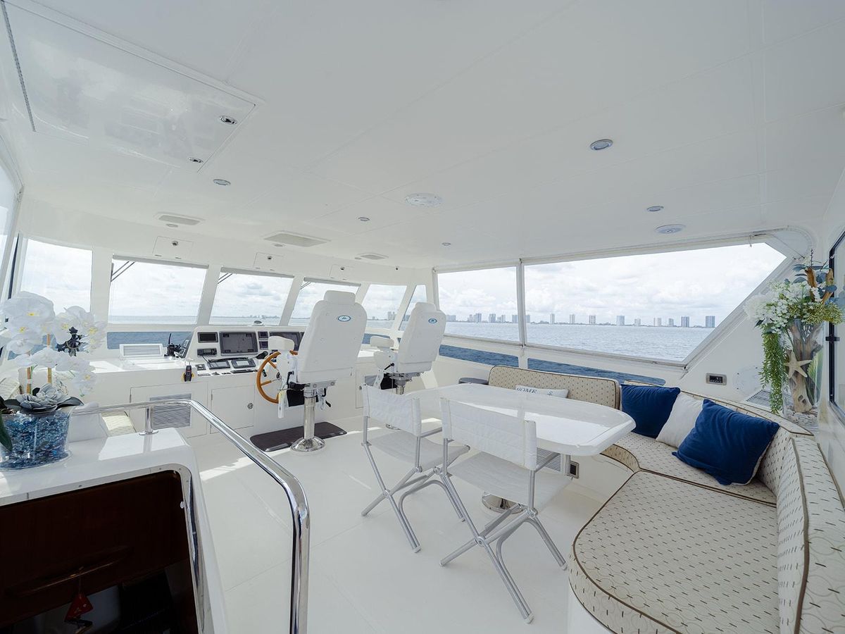 2013 Hampton 68 