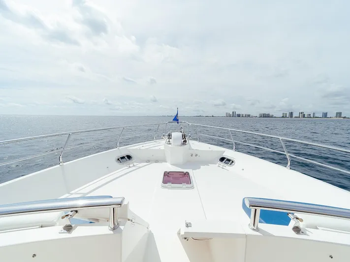 Isobel III Yacht Photos Pics Foredeck