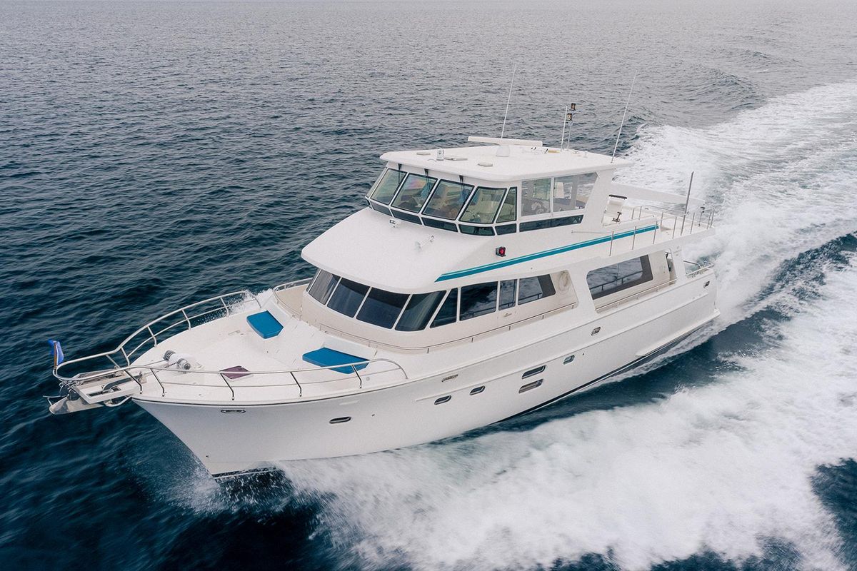 2013 Hampton 68 