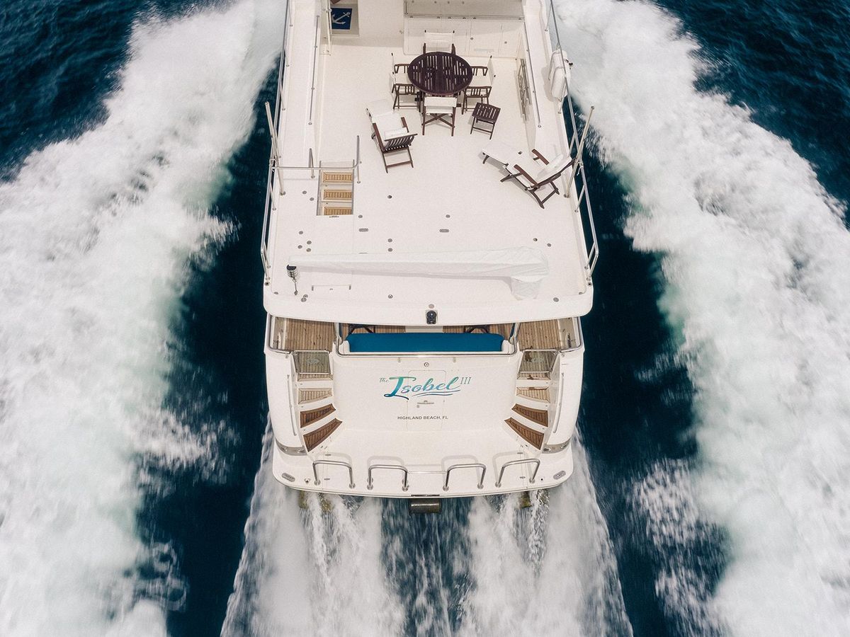 2013 Hampton 68 