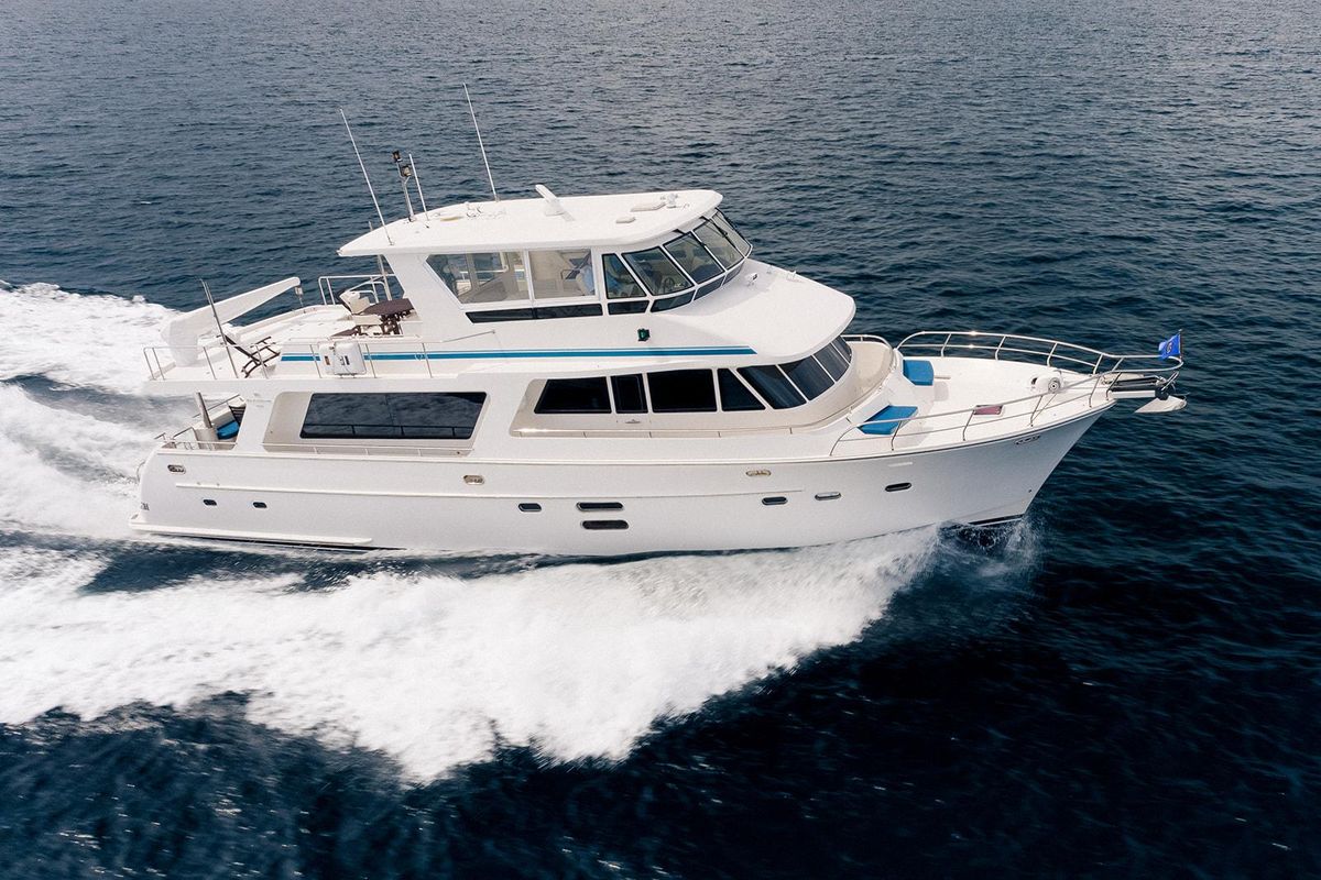 2013 Hampton 68 