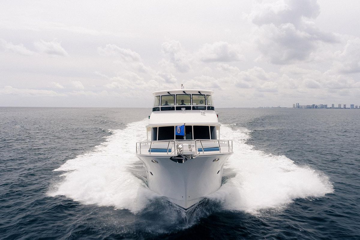 2013 Hampton 68 