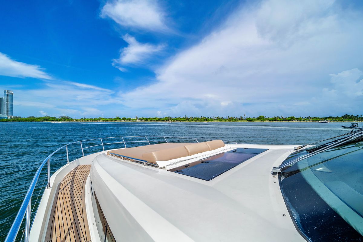 2015 Prestige 75 