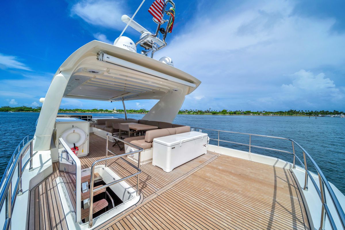 2015 Prestige 75 