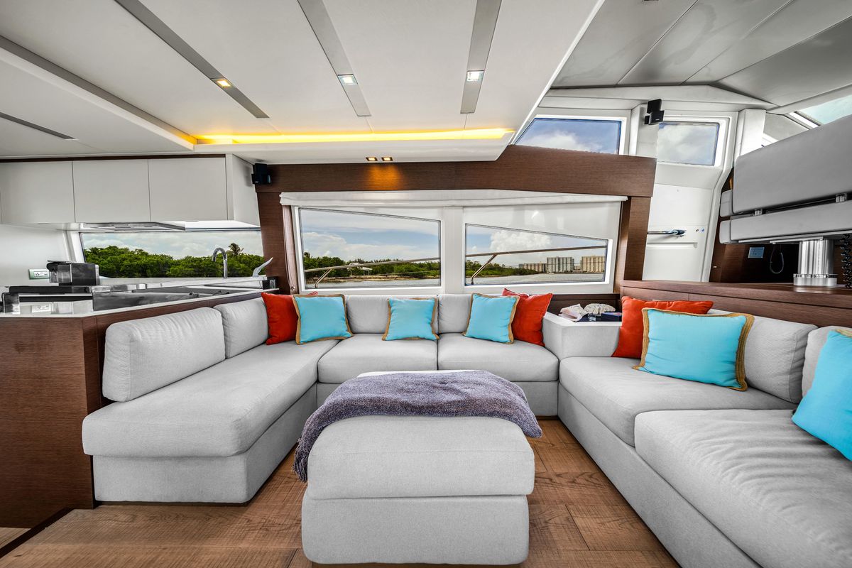 2015 Prestige 75 