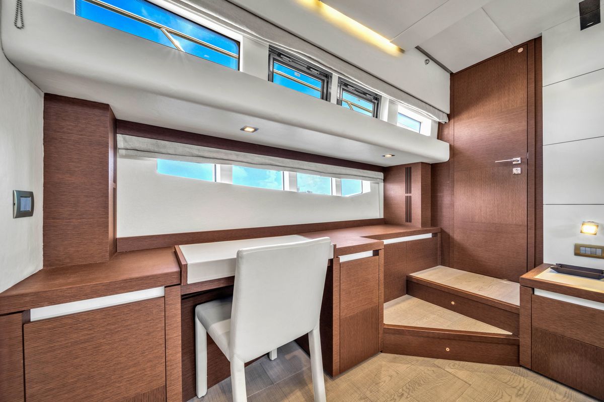 2015 Prestige 75 