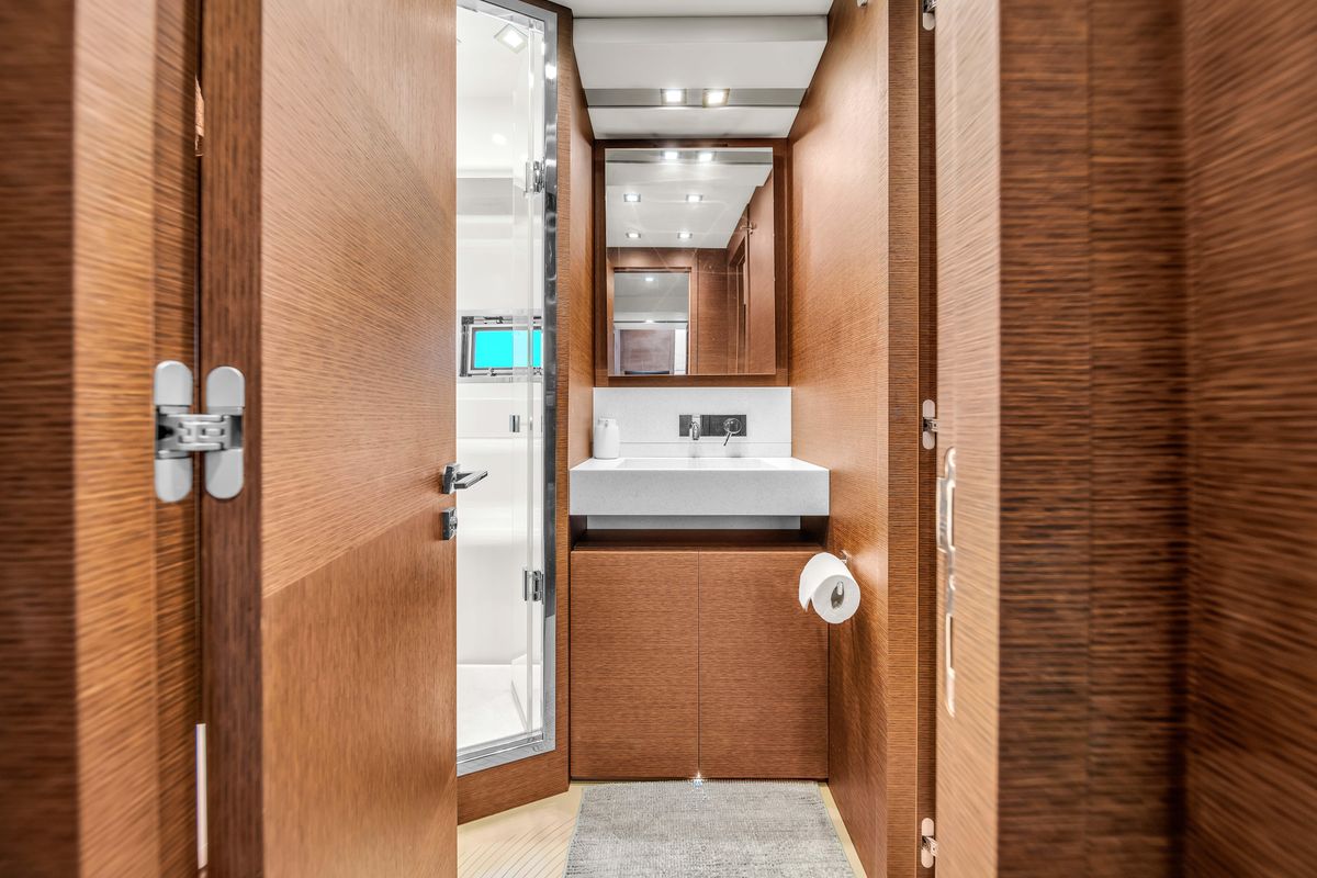 2015 Prestige 75 