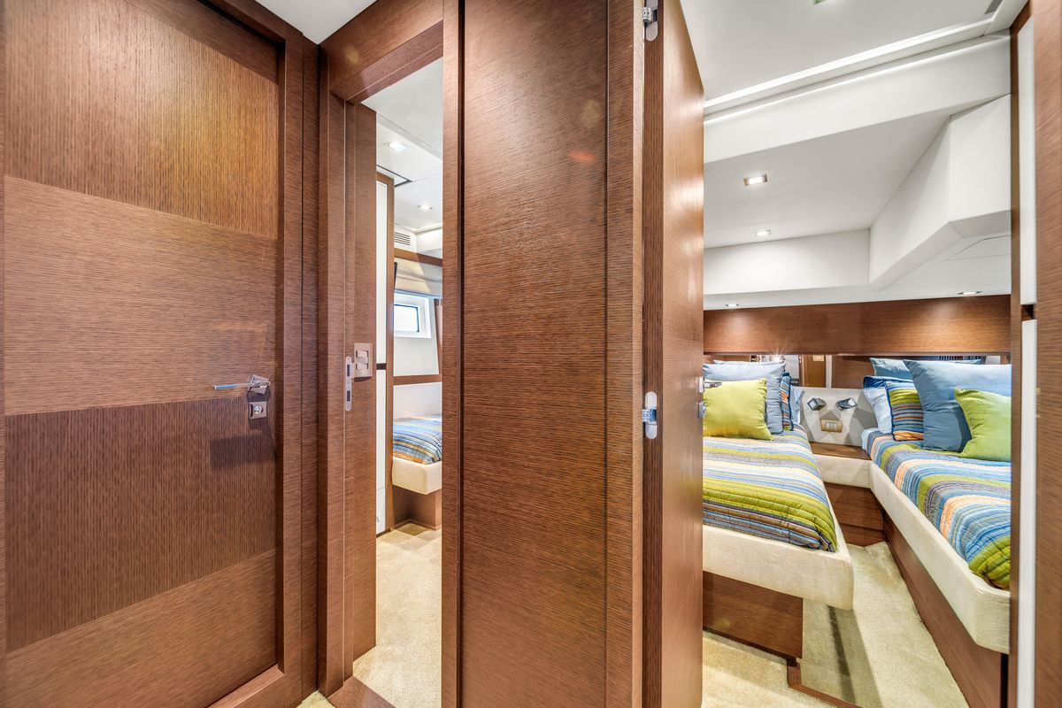 2015 Prestige 75 