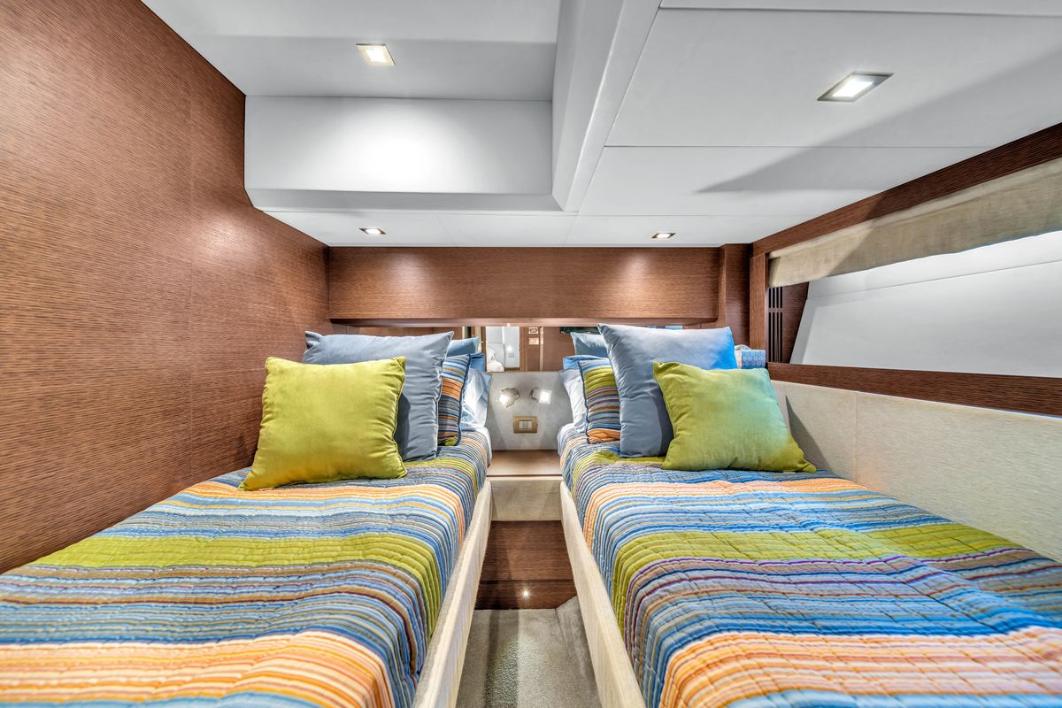 2015 Prestige 75 