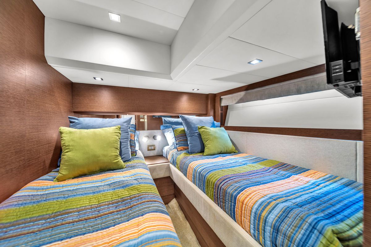 2015 Prestige 75 