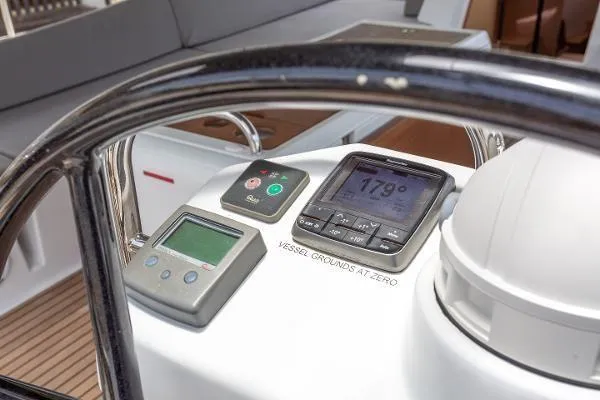 Second Wind Yacht Photos Pics 2017 Jeanneau Yachts 54 - Instrument