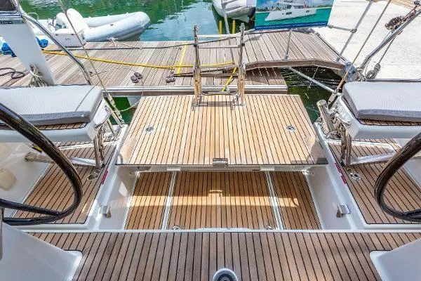 Second Wind Yacht Photos Pics 2017 Jeanneau Yachts 54 - Teak floot
