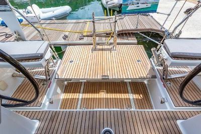 Yacht