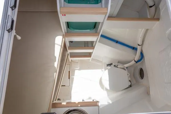 Second Wind Yacht Photos Pics 2017 Jeanneau Yachts 54 -  head