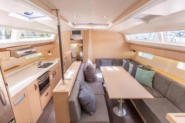 Second Wind Yacht Photos Pics 2017 Jeanneau Yachts 54 - Salon