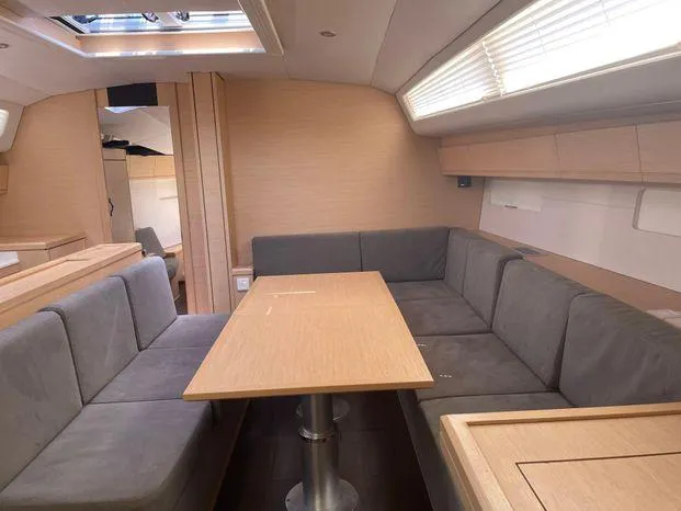 Second Wind Yacht Photos Pics 2017 Jeanneau Yachts 54 - Table