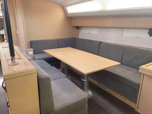 Second Wind Yacht Photos Pics 2017 Jeanneau Yachts 54 - Table