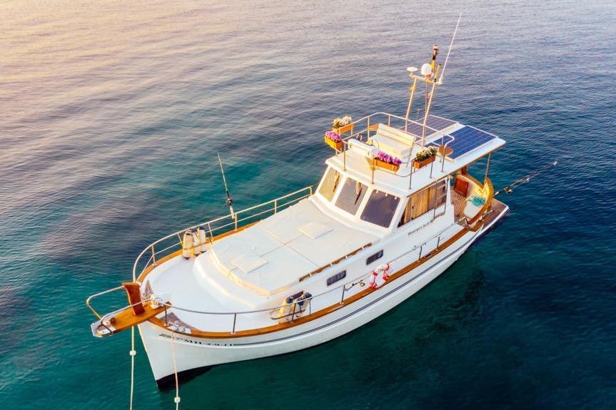 2000 Menorquin Yacht 120