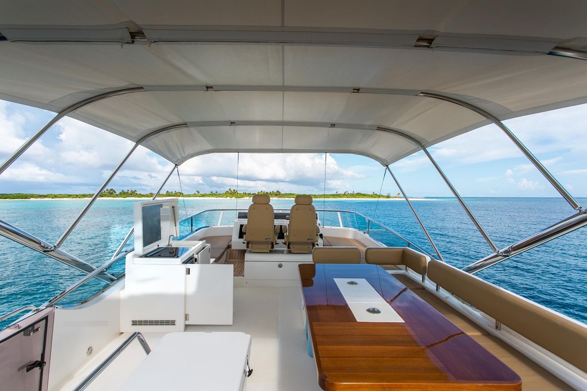 2014 Fairline 65 