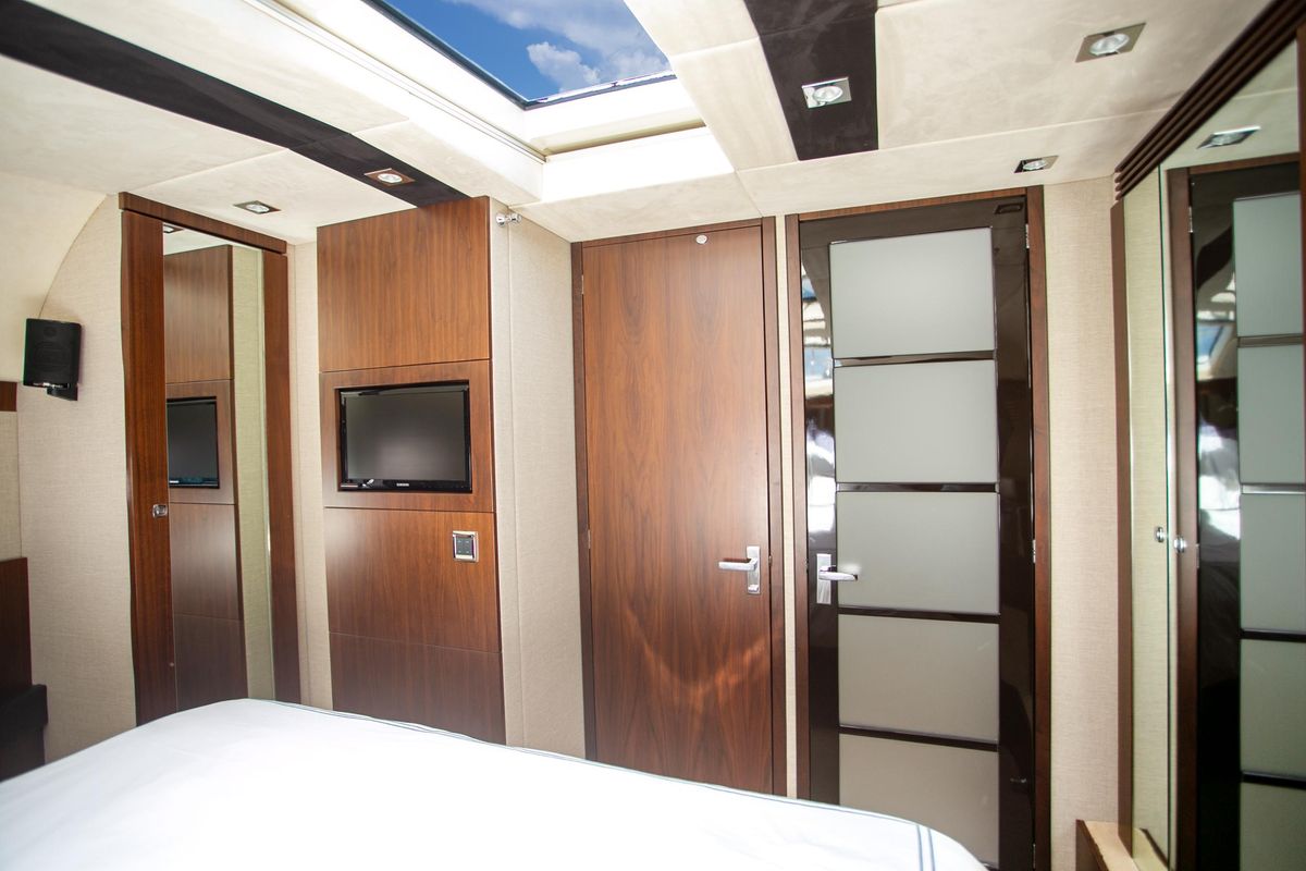 2014 Fairline 65 