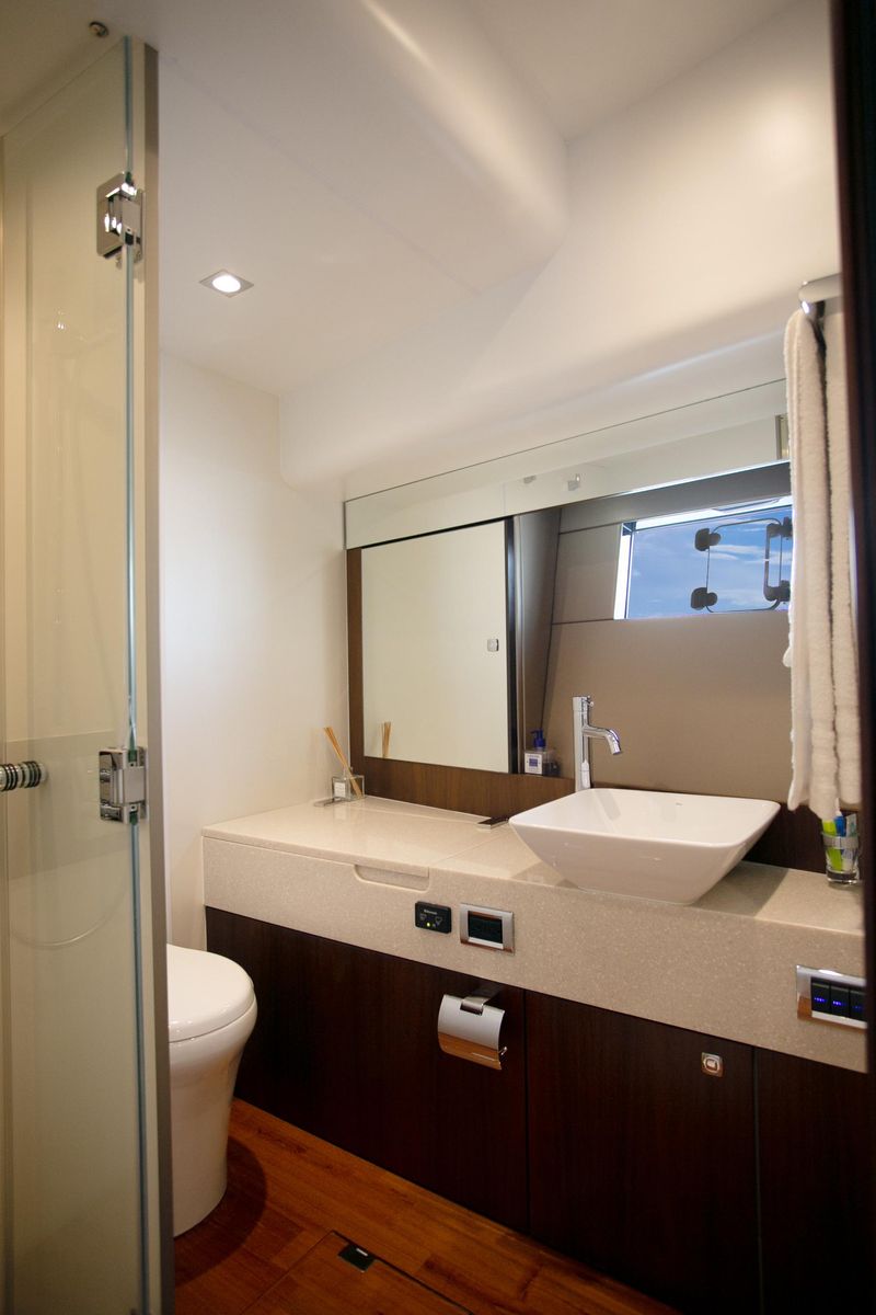 2014 Fairline 65 
