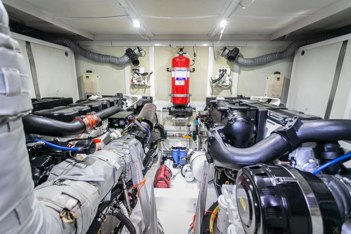 2014 Fairline 65 