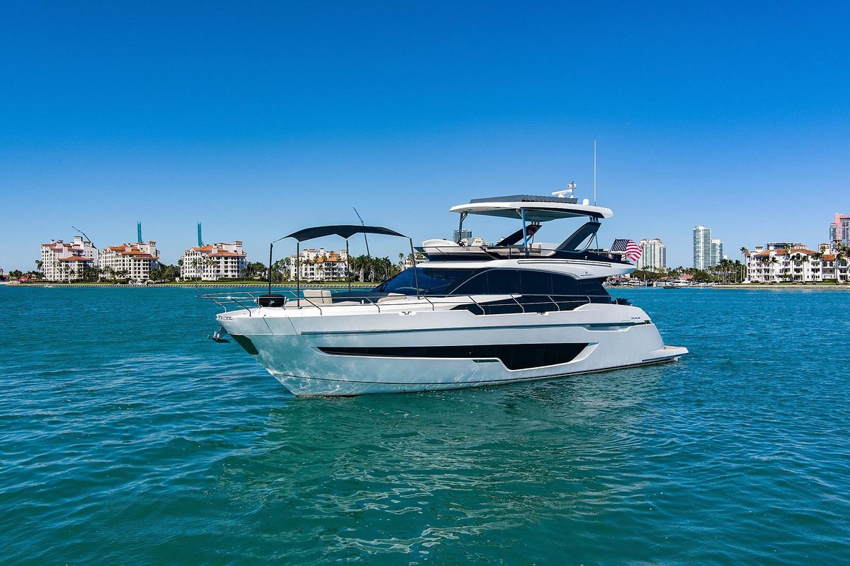 2021 Fairline 68 