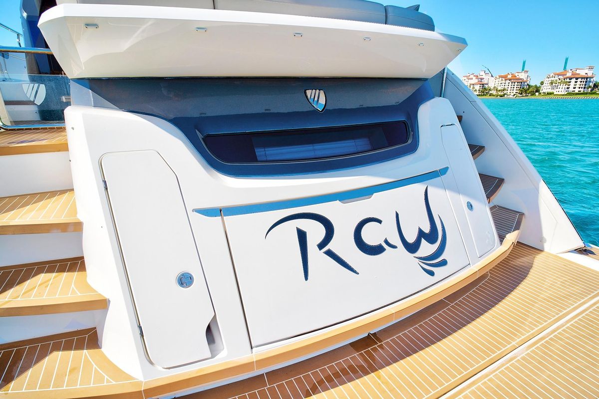 2021 Fairline 68 