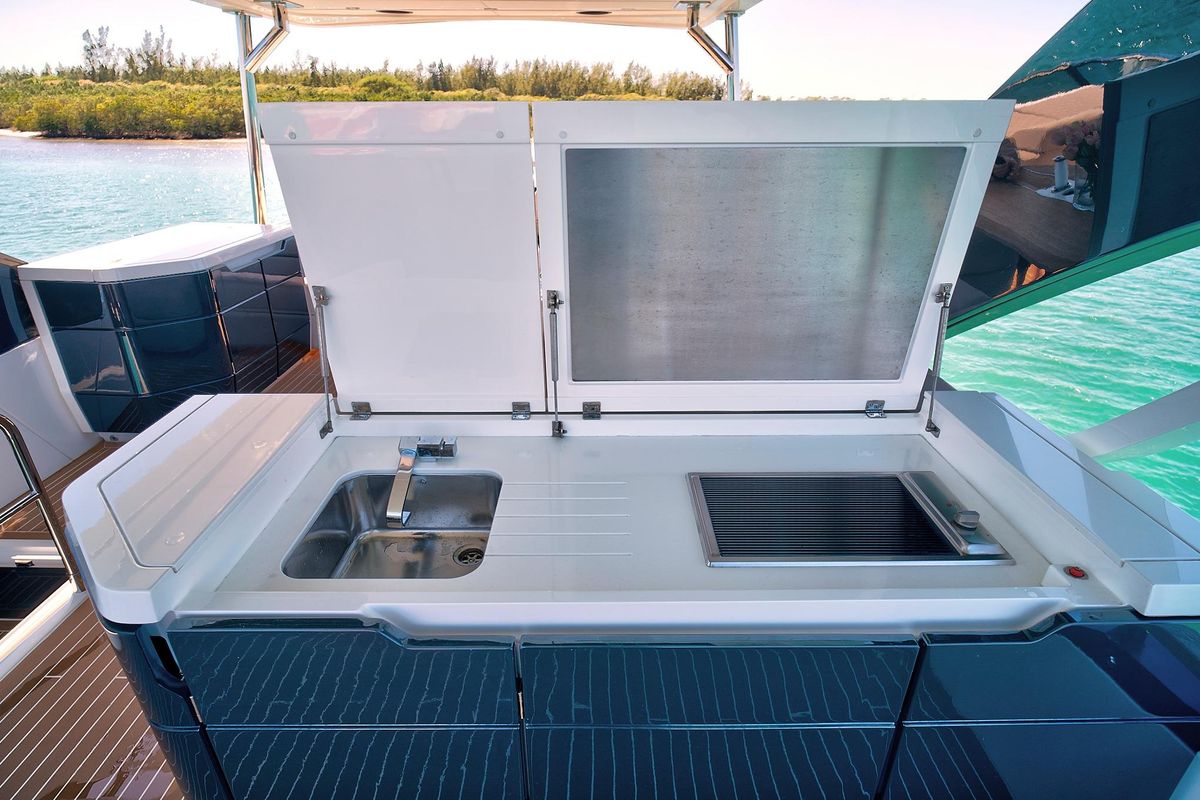 2021 Fairline 68 