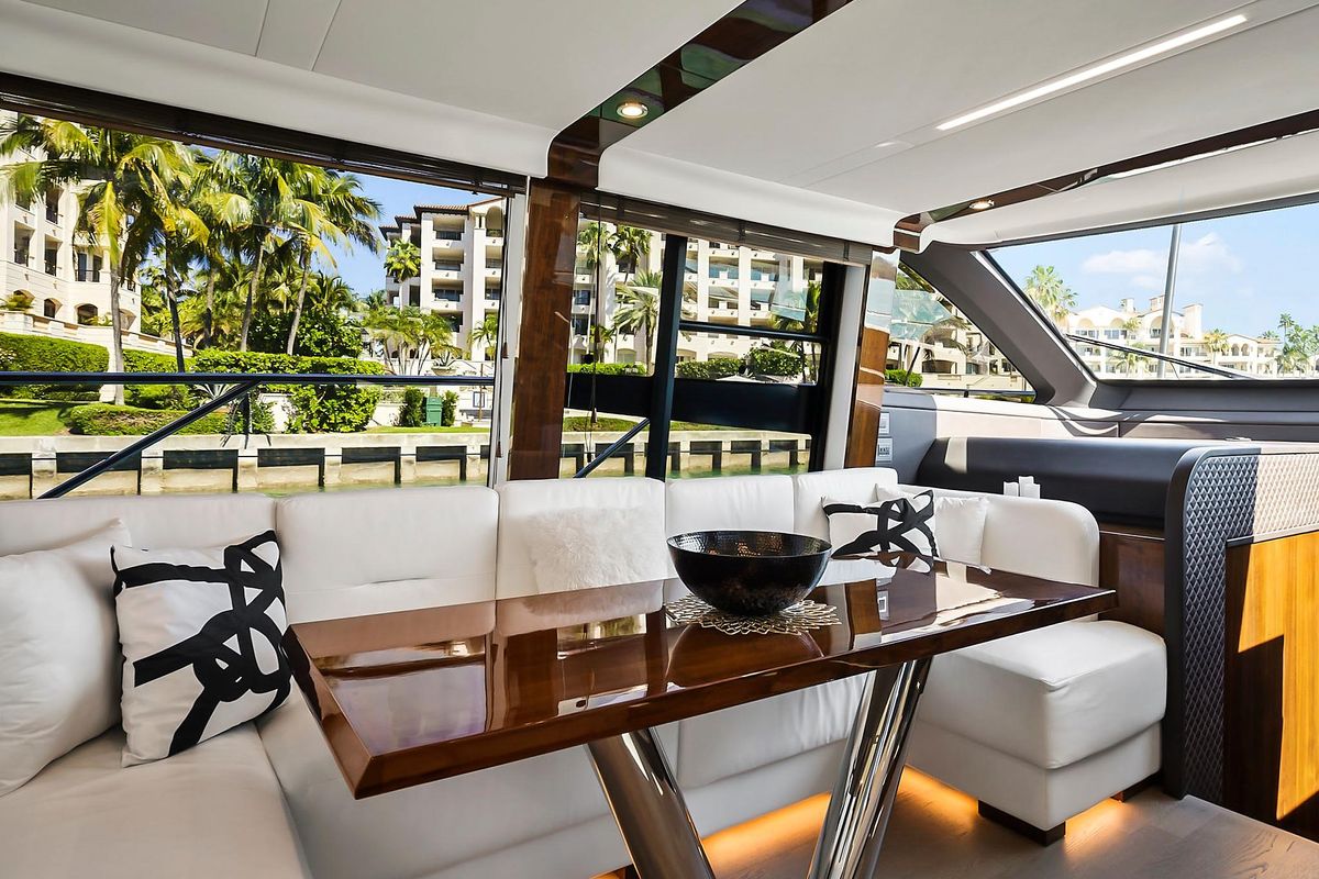 2021 Fairline 68 