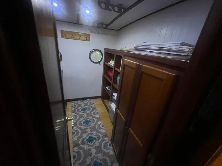 Bazan Yacht Photos Pics 