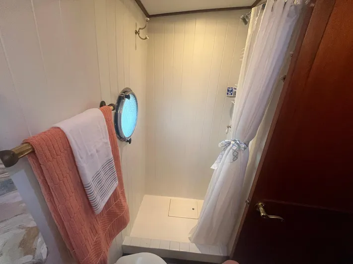 Bazan Yacht Photos Pics 