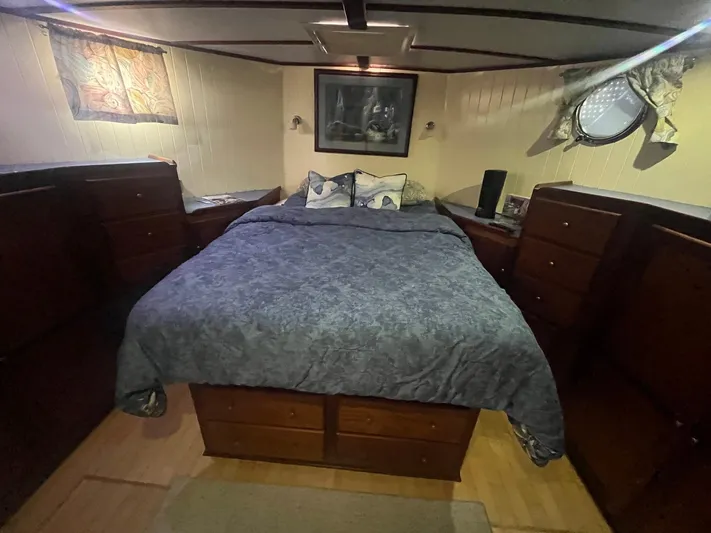 Bazan Yacht Photos Pics 