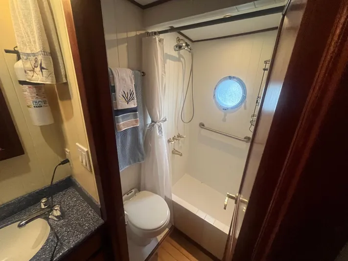 Bazan Yacht Photos Pics 