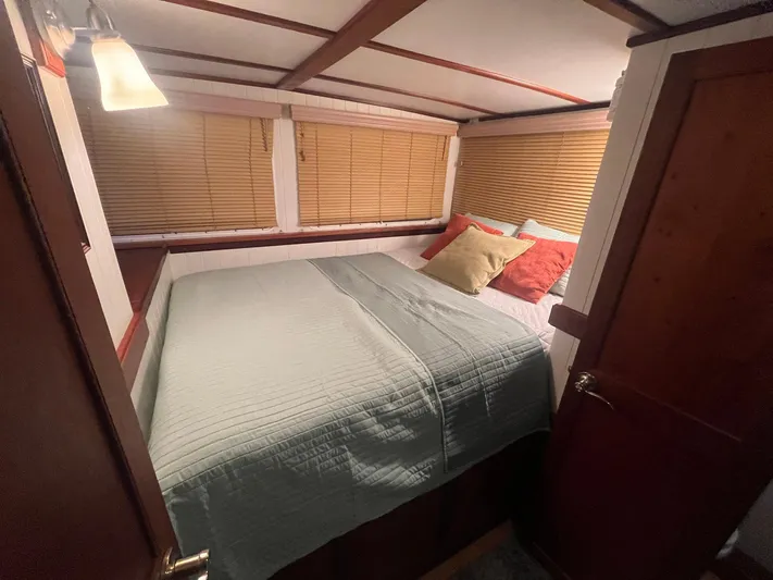 Bazan Yacht Photos Pics 