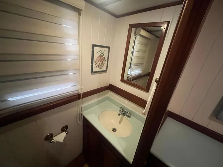 Bazan Yacht Photos Pics 