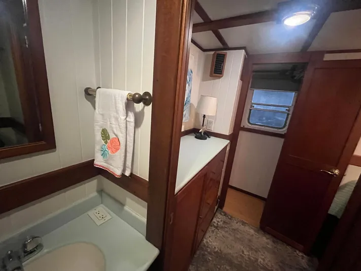 Bazan Yacht Photos Pics 