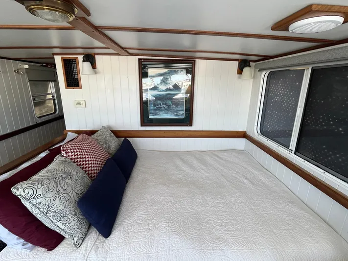 Bazan Yacht Photos Pics 