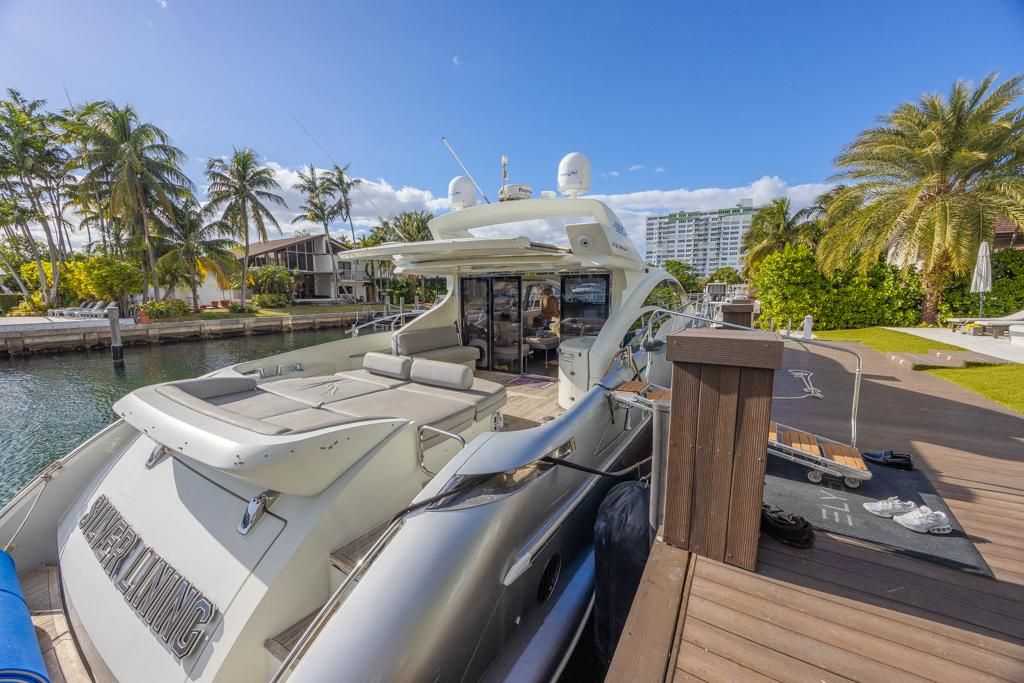 2009 Azimut 68 