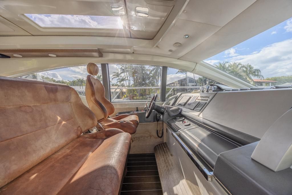 2009 Azimut 68 