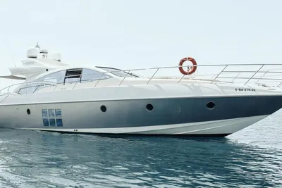 Azimut 68S
